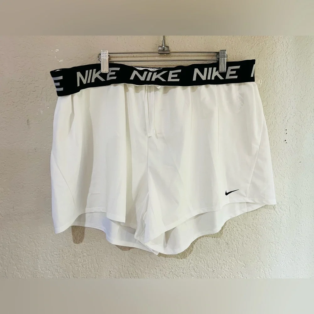 Nike Women's Nike Plus DV7668 Fold Over Dri-Fit Athletic Training Shorts size 1X